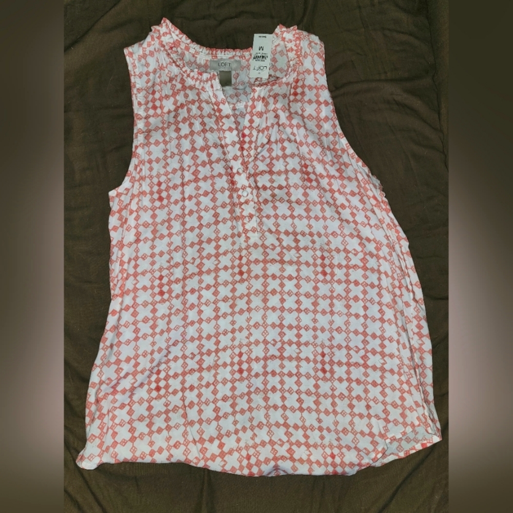 Women's LOFT, White and Coral colored Sleeveless, V-neck, Blouse. NWT